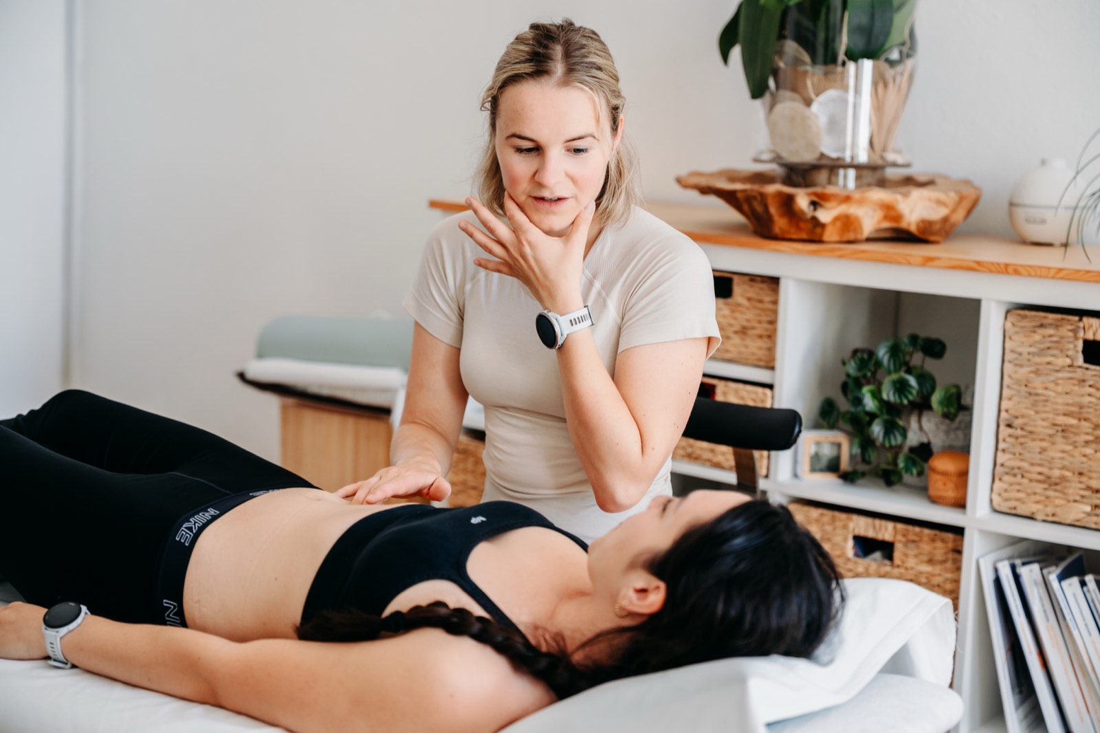 Palpation des Zwerchfells bei einer Behandlung